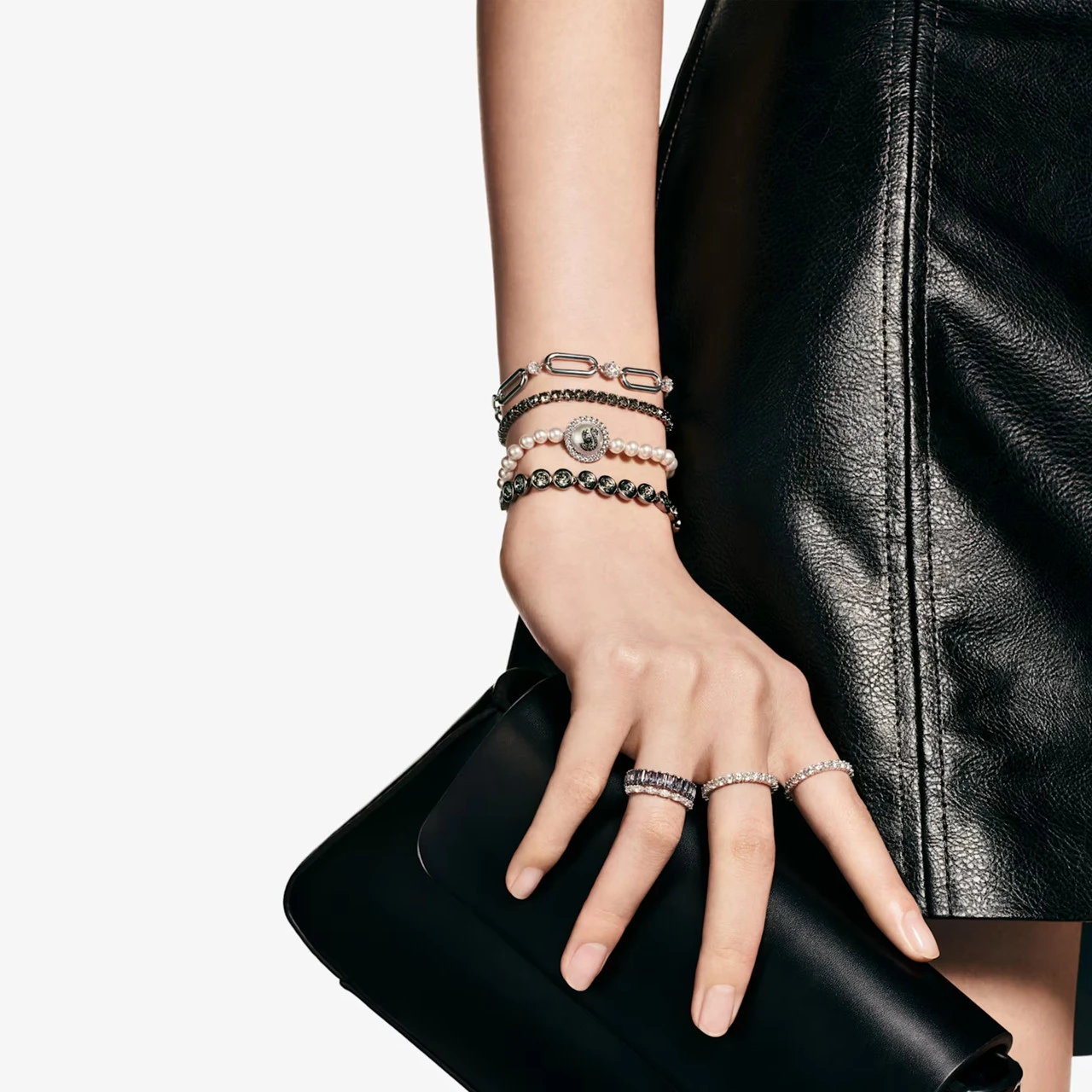 Imber Tennis Bracelet Round Cut, Black, Ruthenium Plated 5682592 (Size M) | Swarovski 7 Imber Tennis Bracelet Round Cut, Black, Ruthenium Plated 5682592 (Size M) | Swarovski - Image 7