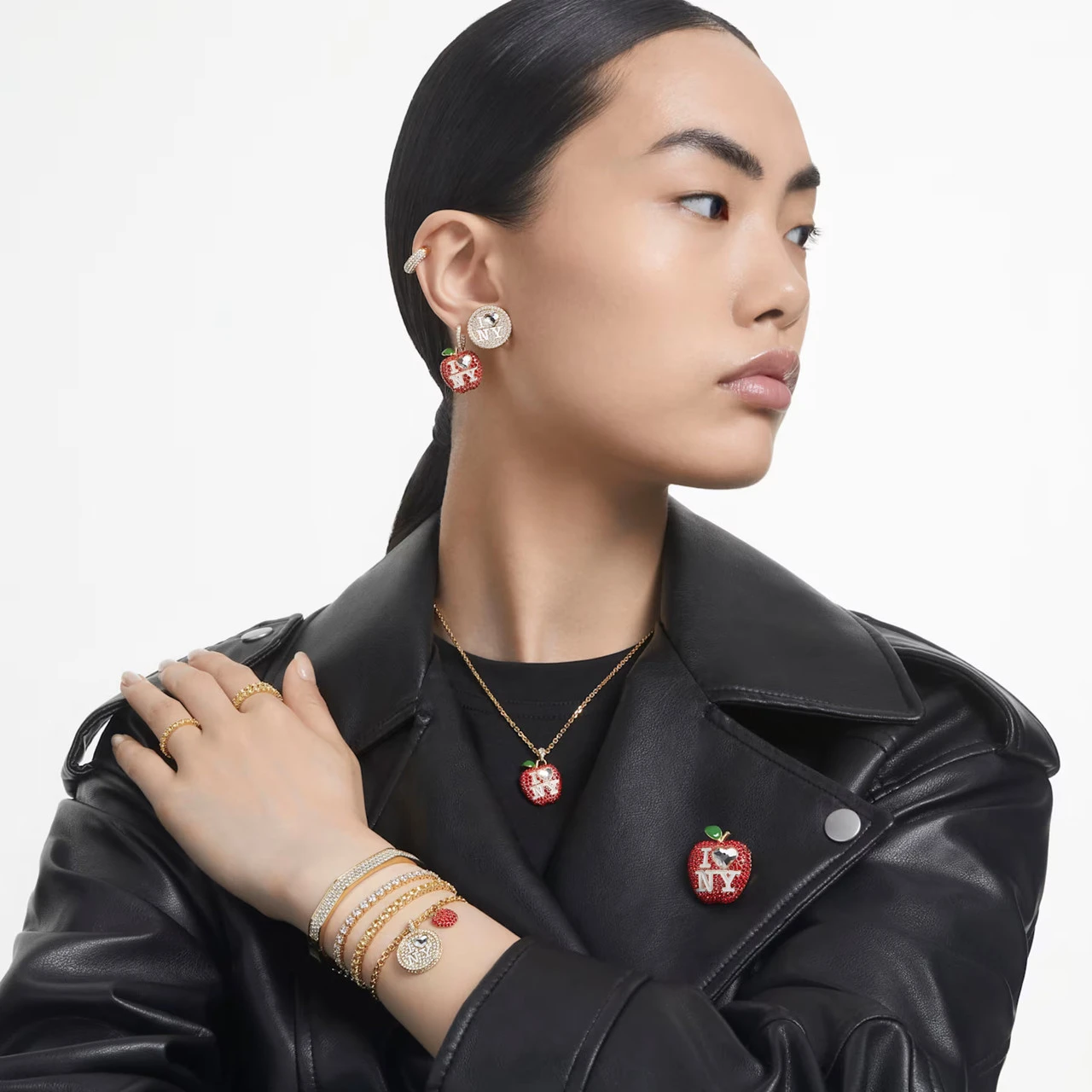 I LOVE NY Pendant, Red, Gold-Tone Plated 5671605 | Swarovski 6 I LOVE NY Pendant, Red, Gold-Tone Plated 5671605 | Swarovski - Image 6